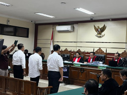 Tak Mau Sengsara Sendiri, Sugiri Sancoko Cokot Lisdyarita di Sidang Korupsi Ponorogo