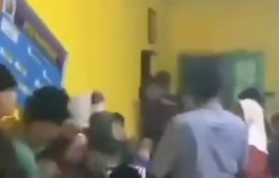 Dua Remaja Berusia 15 Tahun Diduga Lakukan Perbuatan Asusila, Dikeroyok Warga