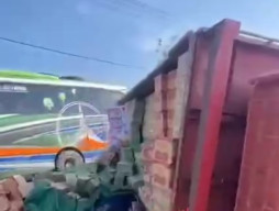 Suami dan Istri Tewas, Usai Tertimpa Truk Pengangkut Indomie