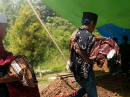Suami Selamat, Istri dan dua Anaknya Tewas Usai Tertabrak Truk Tangki