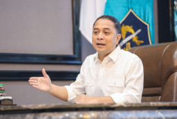 Pemkot Surabaya Beri Bantuan Pendidikan untuk 7.380 Siswa SMA/SMK/MA Sederajat 