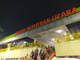 Pemkot Surabaya Fasilitasi 2.700 Stan Kosong bagi Pedagang Pasar Tumpah
