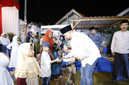 Wakil Wali Kota Batu Serahkan Santunan untuk Anak Yatim dan Dhuafa, Apresiasi Semangat Gotong Royong Warga