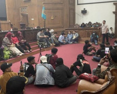 Gara-Gara Aturan Antikorupsi Ini, Anggota DPRD Pati Terpaksa Lesehan Dengarkan Amarah Warga sampai Malam