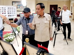 Bukan Sekadar Tawa, Foto Syaifuddin-Eri Simpan Pesan tentang Masa Depan Surabaya