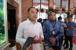 Sambut Tim Kementerian Investasi, Wali Kota Eri Paparkan Inovasi Perizin