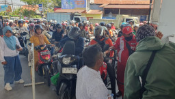 Warga Antri BBM Berjam-jam di Sampang! Pertamina Sebut Bukan Kelangkaan