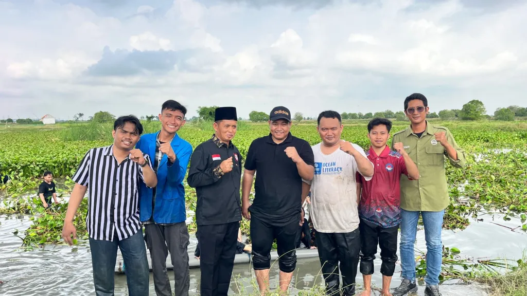 Muspida serta Ketua DPRD Gresik, Kerja Bakti Bersihkan Irigasi di Desa Tebalo
