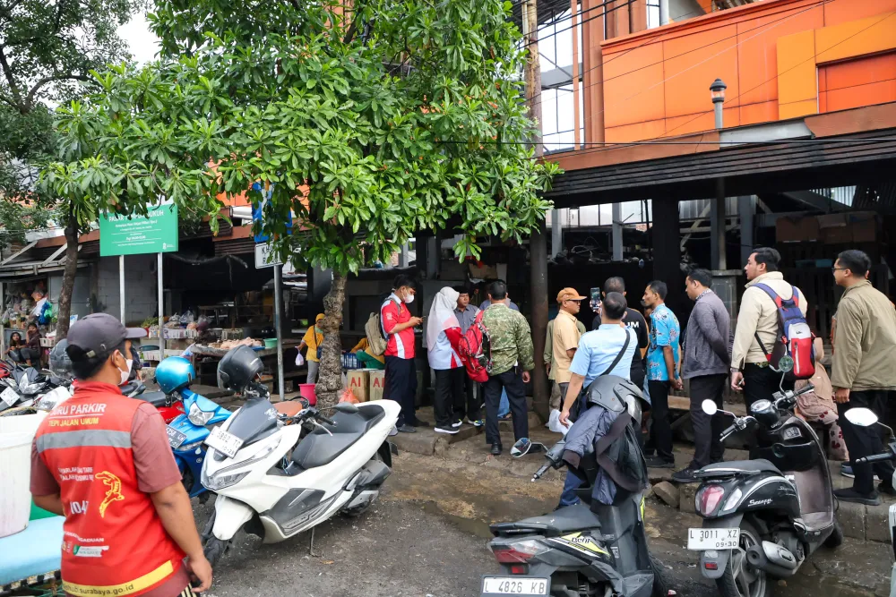 Pemkot Surabaya Pastikan Penataan Pedagang Unggas di Pasar Baba'an Baru dan Wonokromo Mengacu Aturan