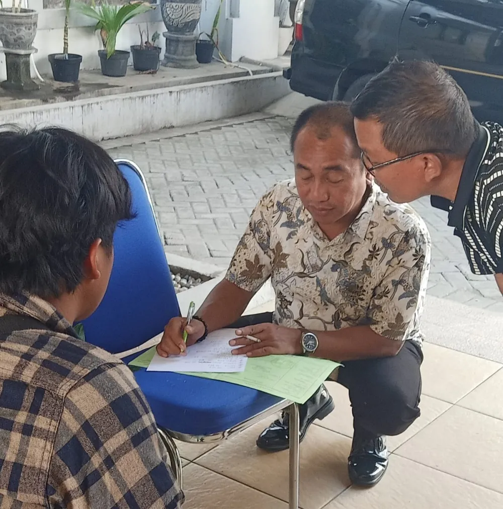 Warga Sugihwaras Berterima Kasih kepada Kejati dan Kejari, Pengambilan Sertifikat PTSL Gratis