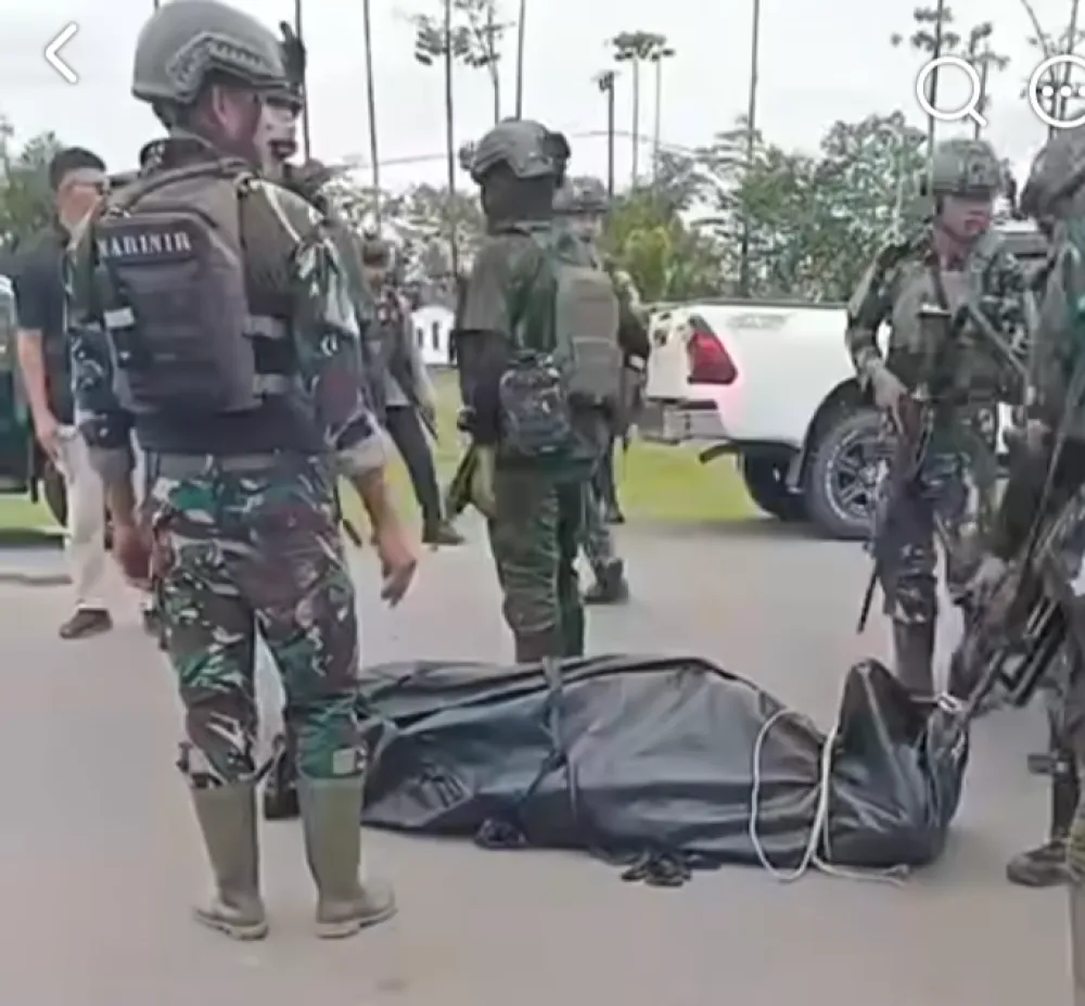 TNI-Polri Evakuasi Dua dari Tiga Korban Tewas yang Dieksekusi OPM Papua