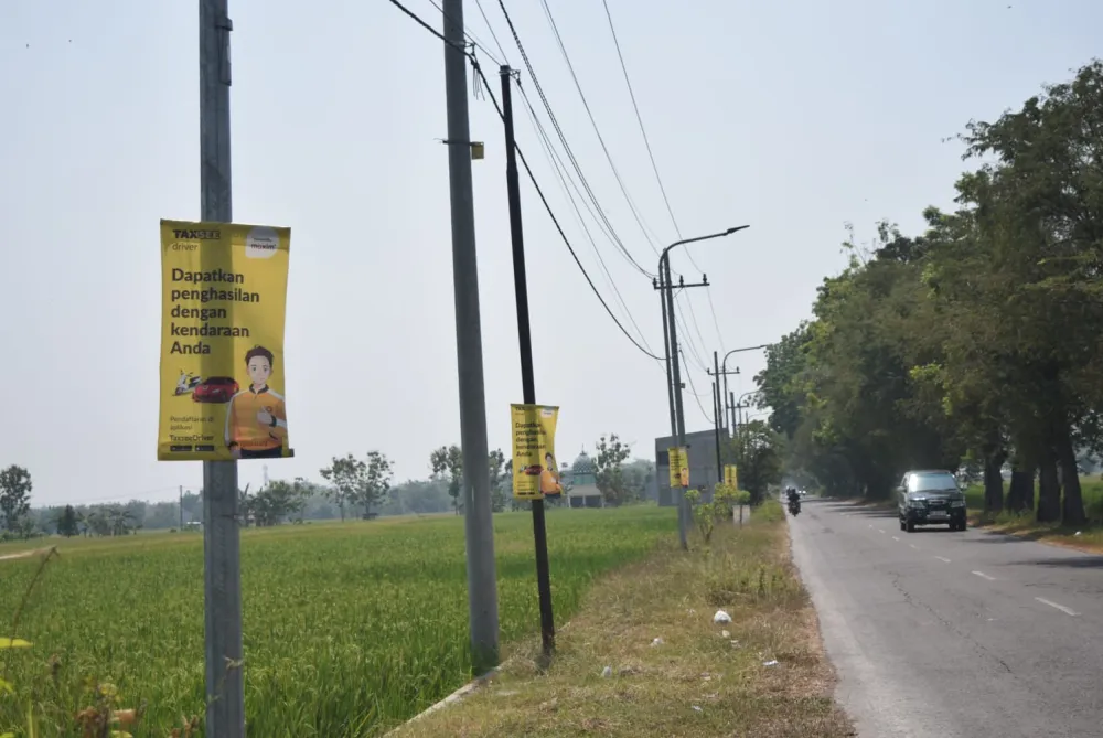 Antara yang Seharusnya dan Senyatanya: Ketika Ruang Publik Menjadi Papan Iklan Gratis