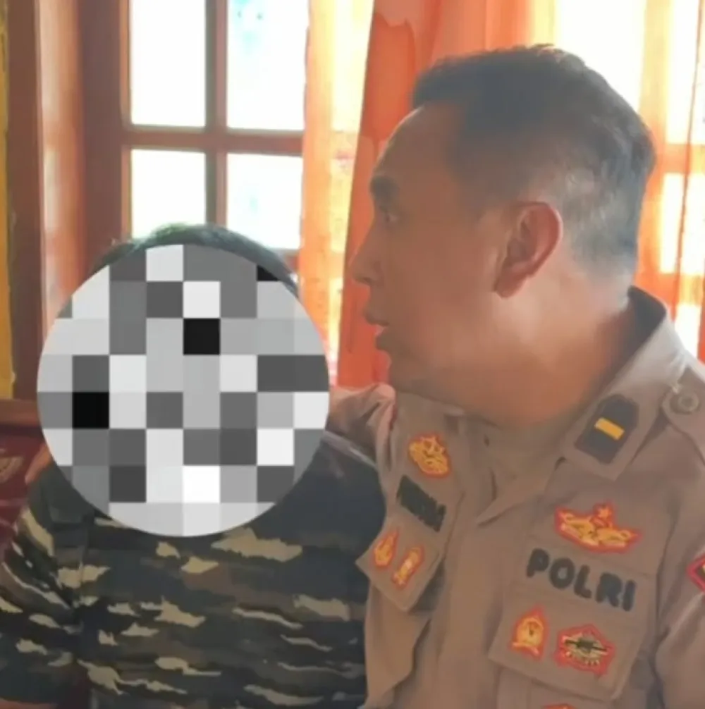 Siswa SDN Lebur Terhambat Biaya LKS, Ipda Purnomo Turun Tangan dan Berikan Beasiswa