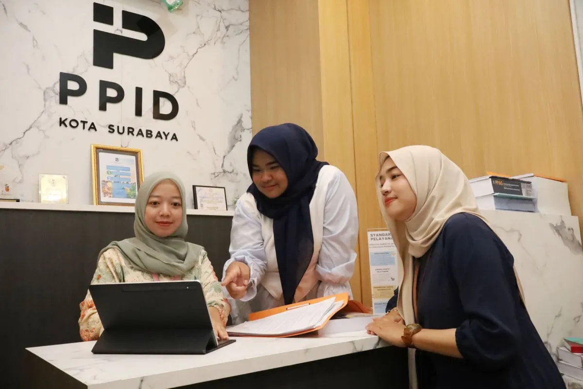 Pemkot Surabaya Tuntaskan 99,9 Persen Aduan Warga Lewat Hotline 'Lapor Cak Eri' 