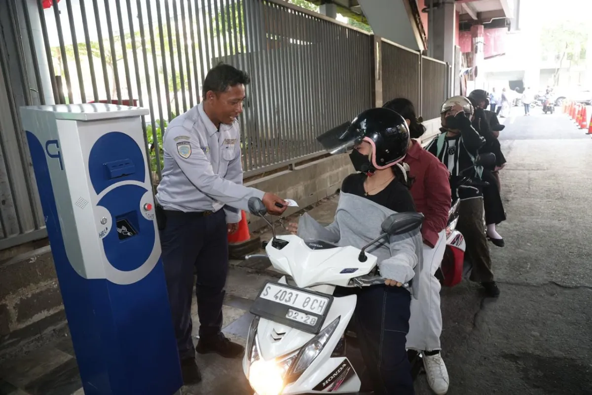 Dari puluhan ribu laporan yang masuk, sebanyak 99,9 persen di antaranya telah mendapatkan respons penanganan dari perangkat daerah (PD) terkait.&nbsp;
