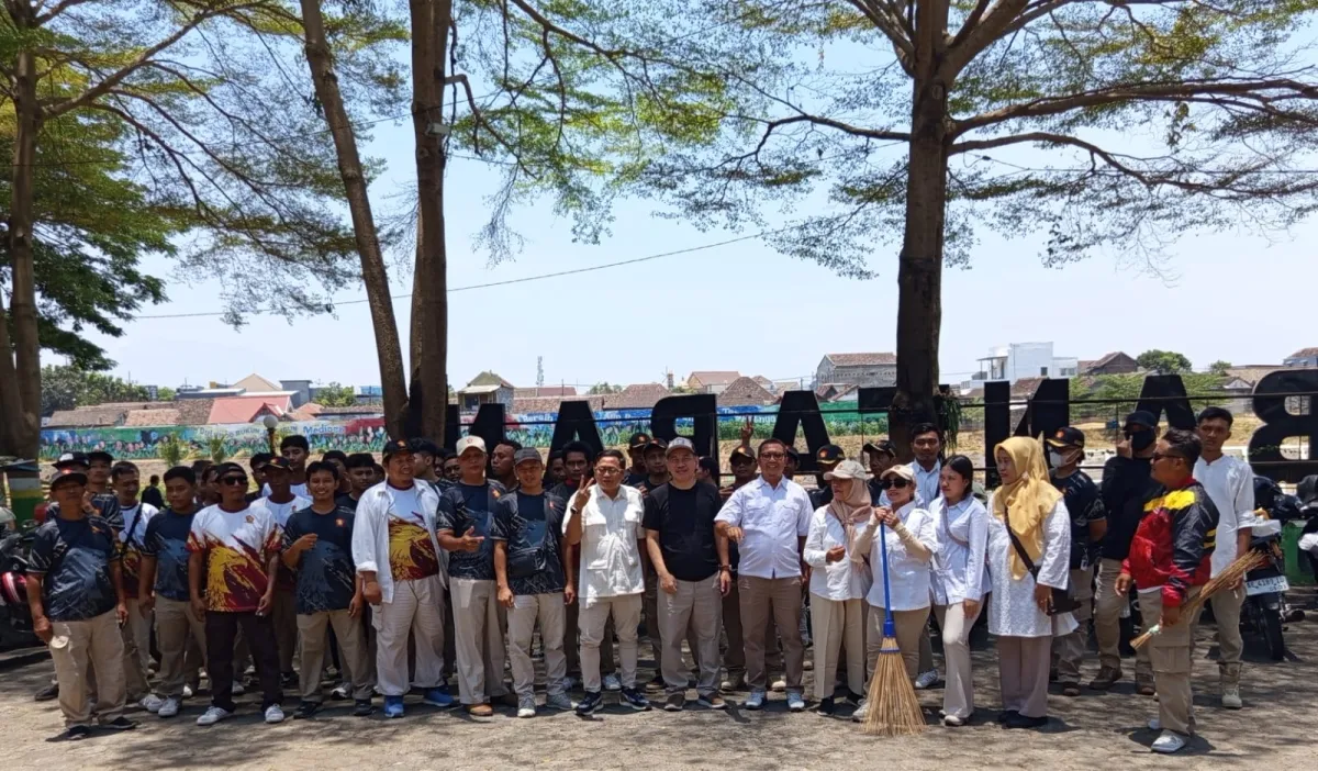Sambut HUT ke-75 Presiden Prabowo, Gerindra Kota Madiun Gelar Aksi Bersih Lingkungan