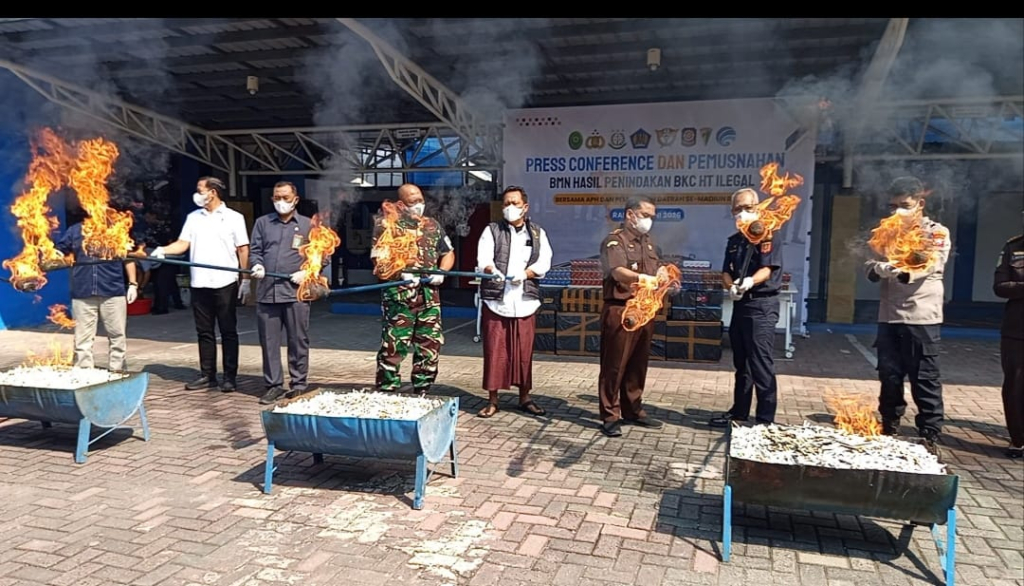 Bea Cukai Madiun Musnahkan 4,6 Juta Batang Rokok Ilegal