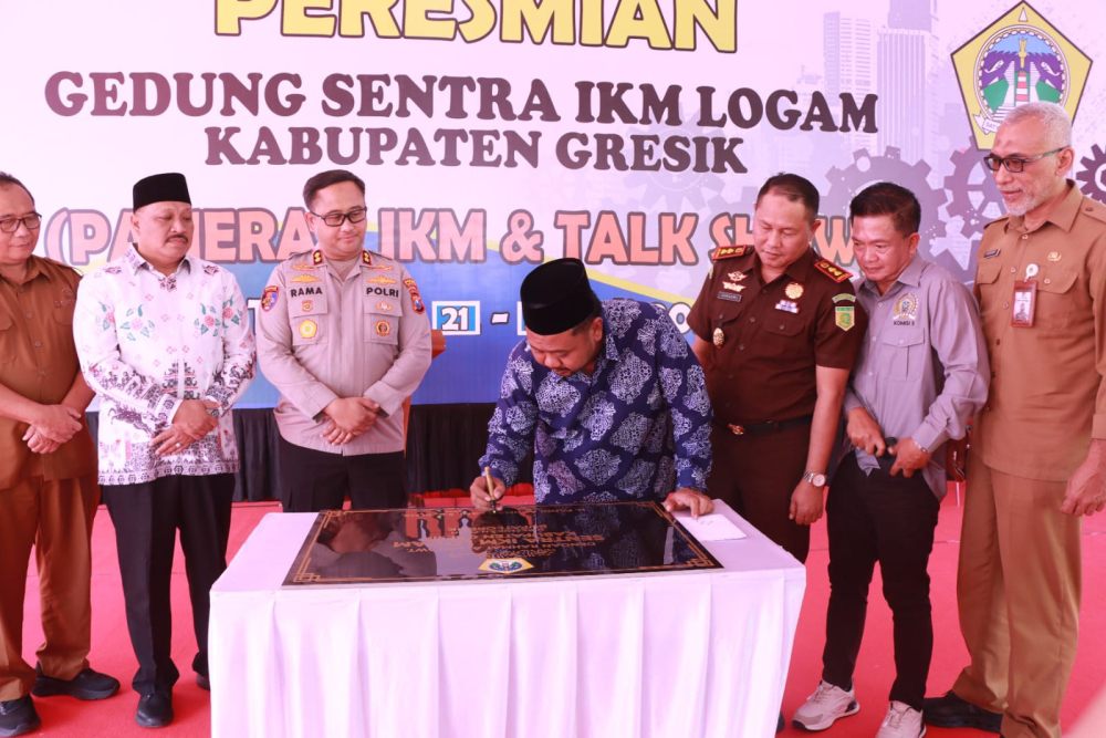 Bupati Gresik dan Kapolres Resmikan Sentra IKM Logam di Hulaan