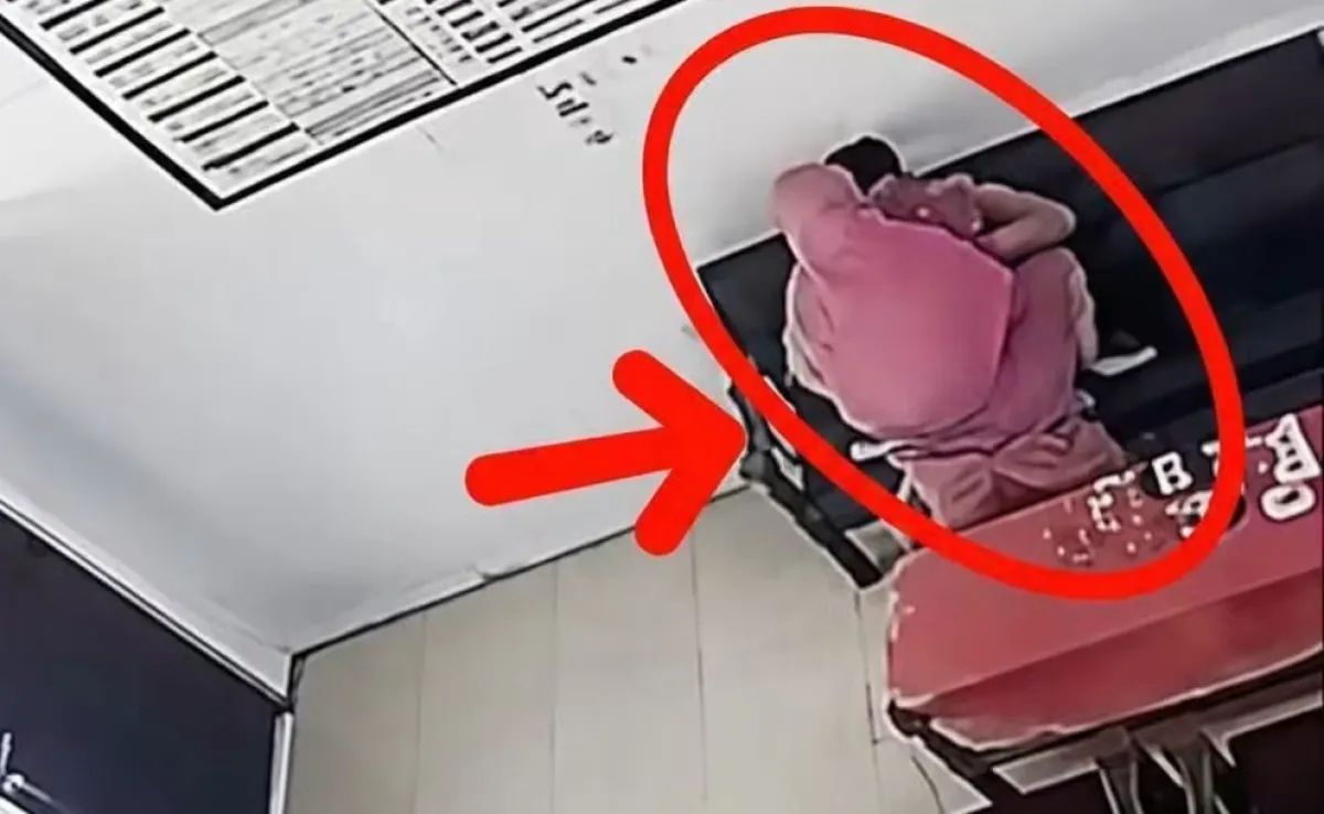 Kepala Sekolah dan Guru yang Terekam CCTV 'Main Kuda-kudaan' di Ruang Kerja, Dicopot Dinas Pendidikan Pekalongan
