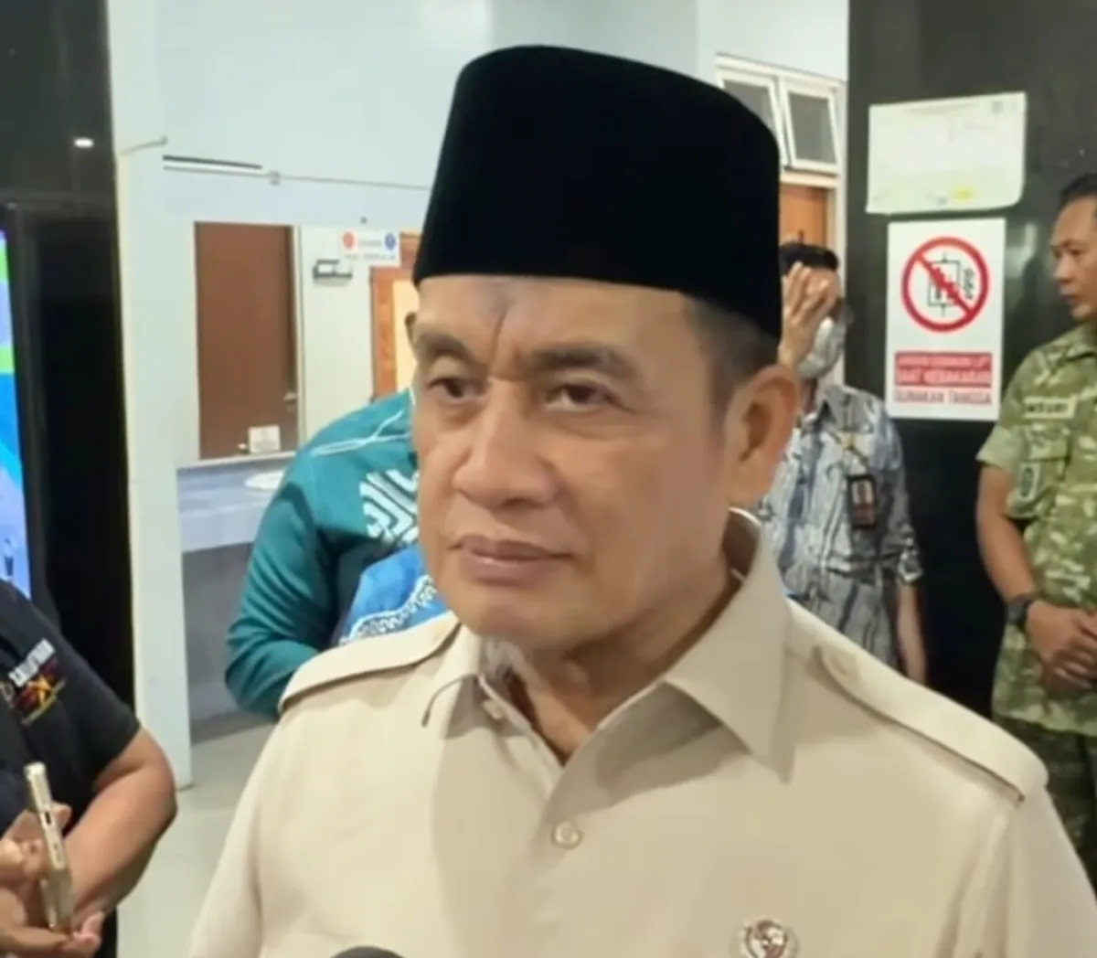 Usai Ratusan Santri di Sidoarjo Keracunan, Wamenag Romo Syafi’i Justru Dorong Semua Pesantren Dapat MBG