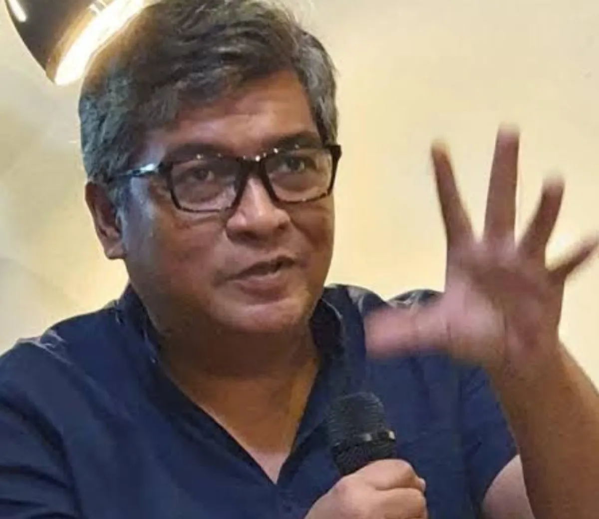 Mengenang Sosok Pemikir Politik Indonesia Airlangga Pribadi Kusman